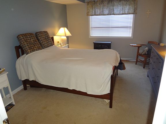 Large bedroom with walk-in closet