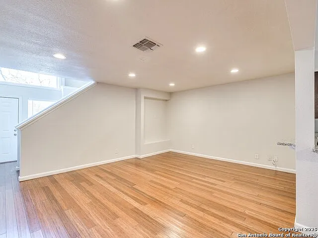100 Lorenz Rd #1501 — Photo 43