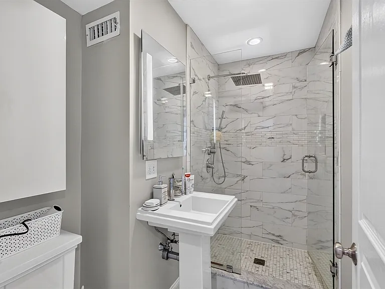 36 Edgar Ave #2 — Photo 17