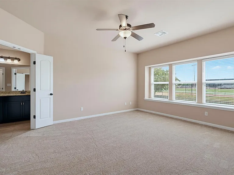 6033 Roma St — Photo 13