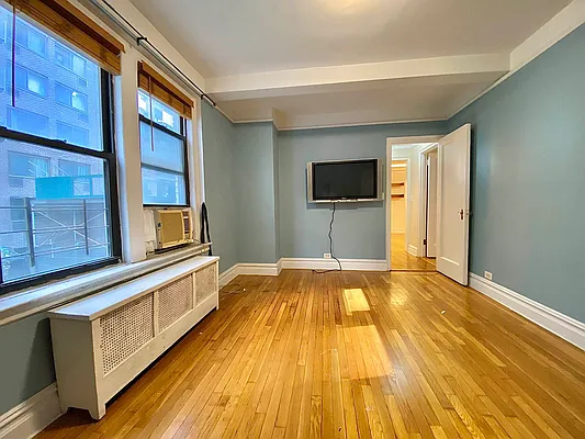 Rented by Oxford Property Group | media 28