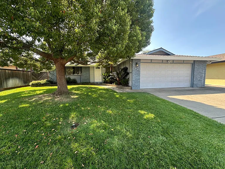 9206 Thilow Dr — Photo 1
