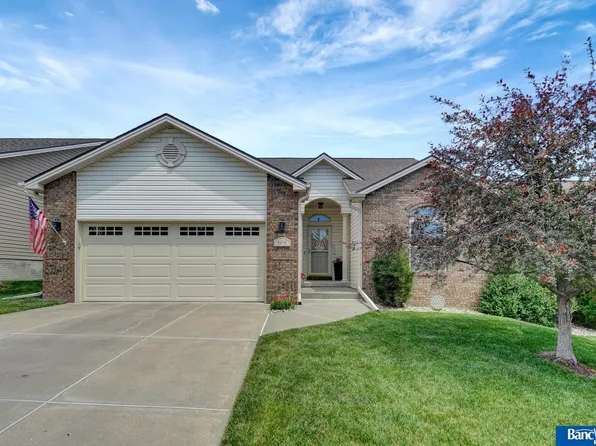 5916 Billings Dr, Lincoln, NE 68516