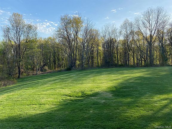 5th image of 94 Stowe Drive