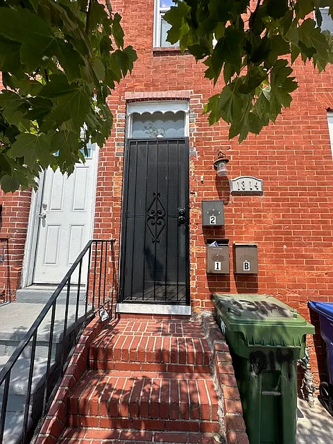 2 bed, 1.5 bath, 700 sqft, $1,200 — Photo 1