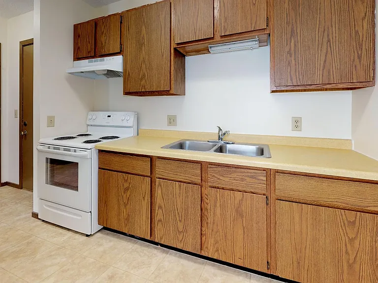 Grand Terrace Apartments (009) — Photo 2
