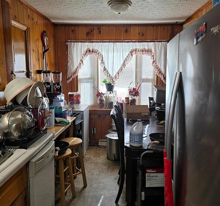 2nd image of 204 Cumberland Dr