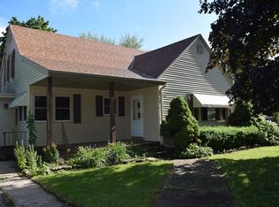 9648 School Rd, Brussels, WI 54204