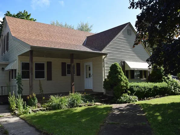 9648 School Rd, Brussels, WI 54204