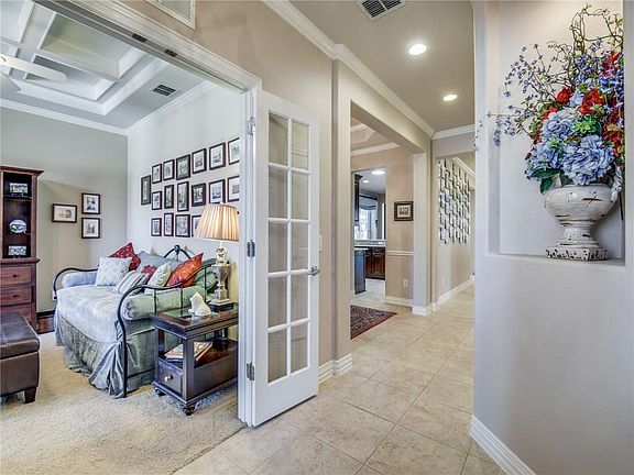 5th image of 410 Pebble Beach Dr