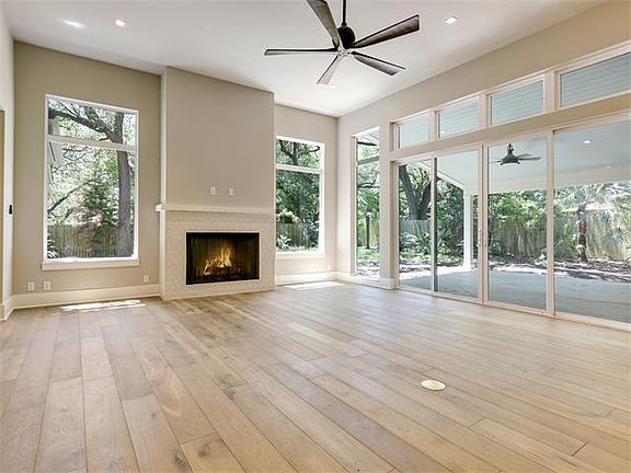 5th image of 307 Westlake Dr