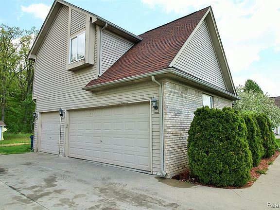 3rd image of 1357 Deer Creek Trl