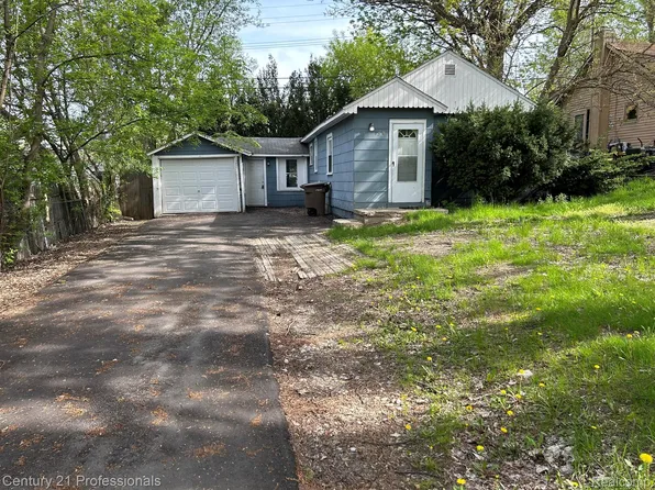 134 W Rutgers Ave, Pontiac, MI 48340