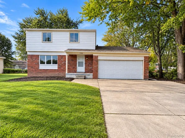 27830 Riviera St, Harrison Township, MI 48045
