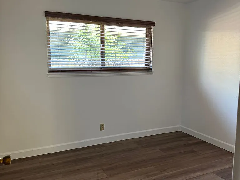 1214 Cornell Dr — Photo 9