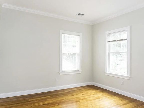4th image of 9-11 Woodside Ave #1