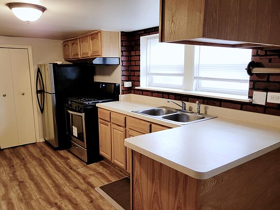 3rd image of 2831 N 75th Ave #G
