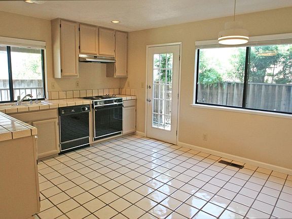 4th image of 3172 Perivale Ct