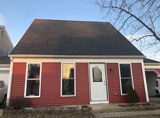 3S263 Blackthorn Ln, Warrenville, IL
