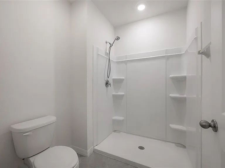 16701 Maude Dr — Photo 35