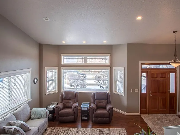 5206 Laree Ct — Photo 14