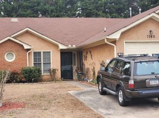 7165 Woodridge Ln, Union City, GA