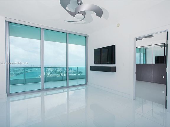 3rd image of 900 Biscayne Blvd APT 4804