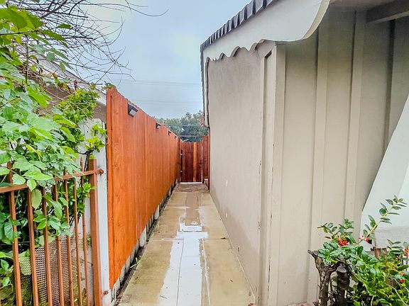 2nd image of 5923 Fallbrook Ave
