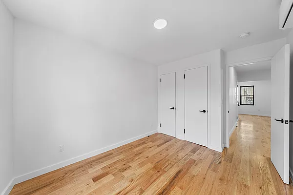 Rented by Nooklyn NYC LLC | media 13