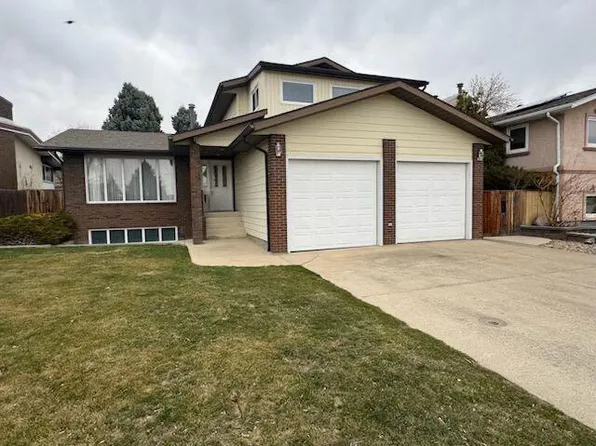 15 Elm Cres S, Lethbridge, AB T1K 4W8