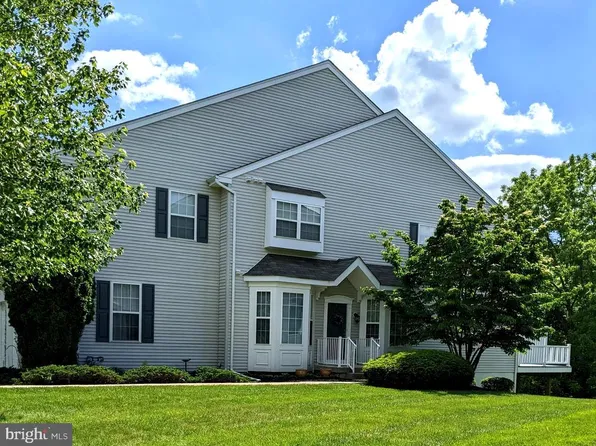 36 Portsmouth Cir, Glen Mills, PA 19342