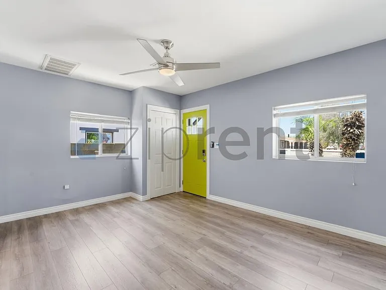 1031 E Roosevelt St #A — Photo 8