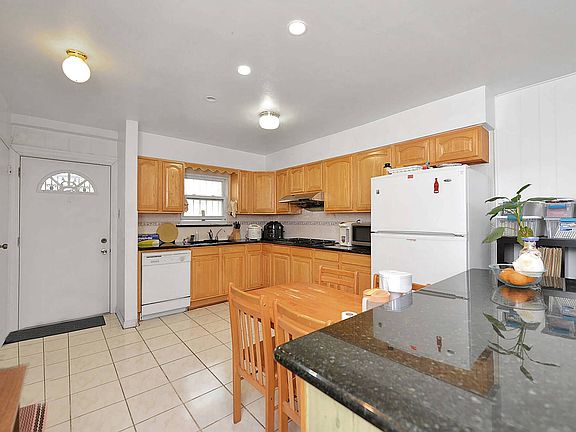 5th image of 2858 Gerritsen Ave