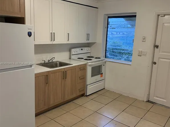 409 SW 4th Ter Unit W, Hallandale, FL 33009