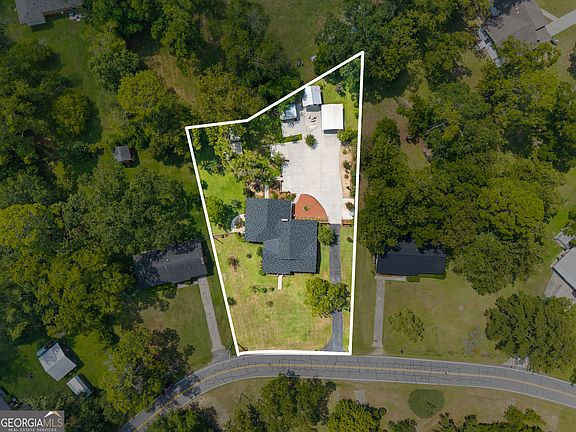 4th image of 104 Irwin Dr