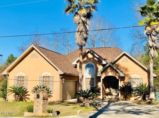 97440 Diamondhead Dr W, Diamondhead, MS 39525