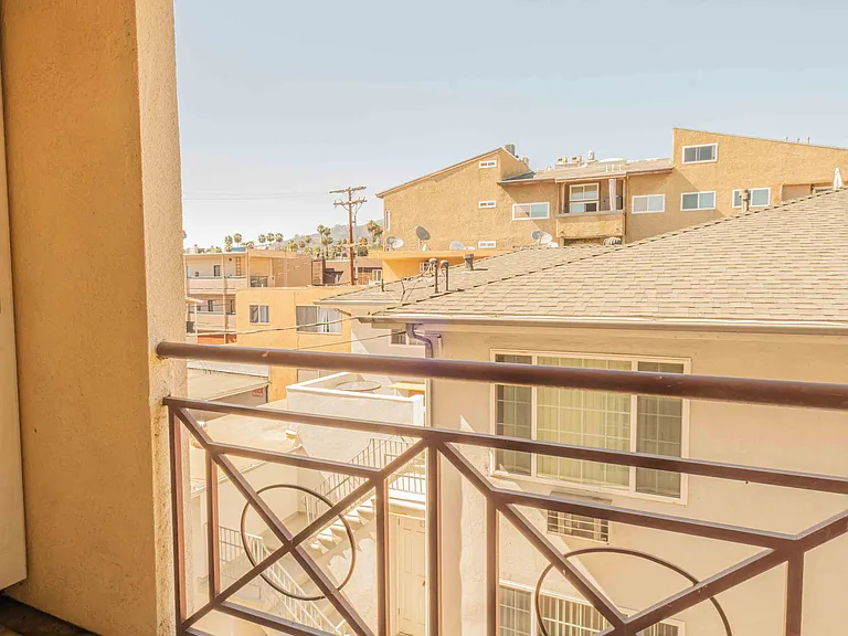 1131 Campbell St #211 — Photo 11