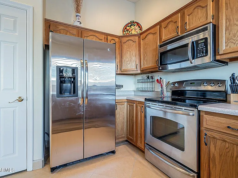 1105 N Cota Ln — Photo 23
