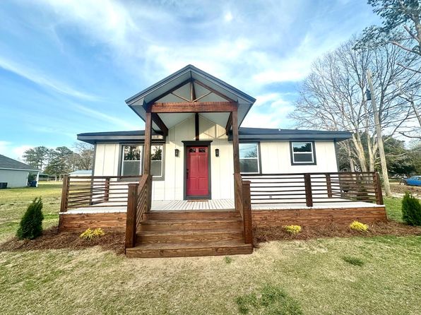 15 Lee Road 386, Smiths Station, AL 36877