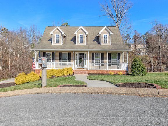 2nd image of 1984 Hardwood Ln