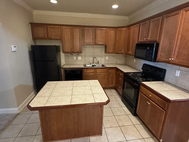 4000 McHugh Rd #31 — Photo 2