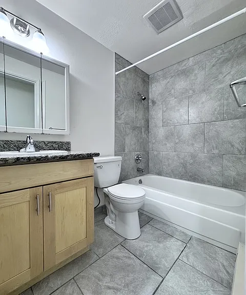 1710 Broadway #4 — Photo 12