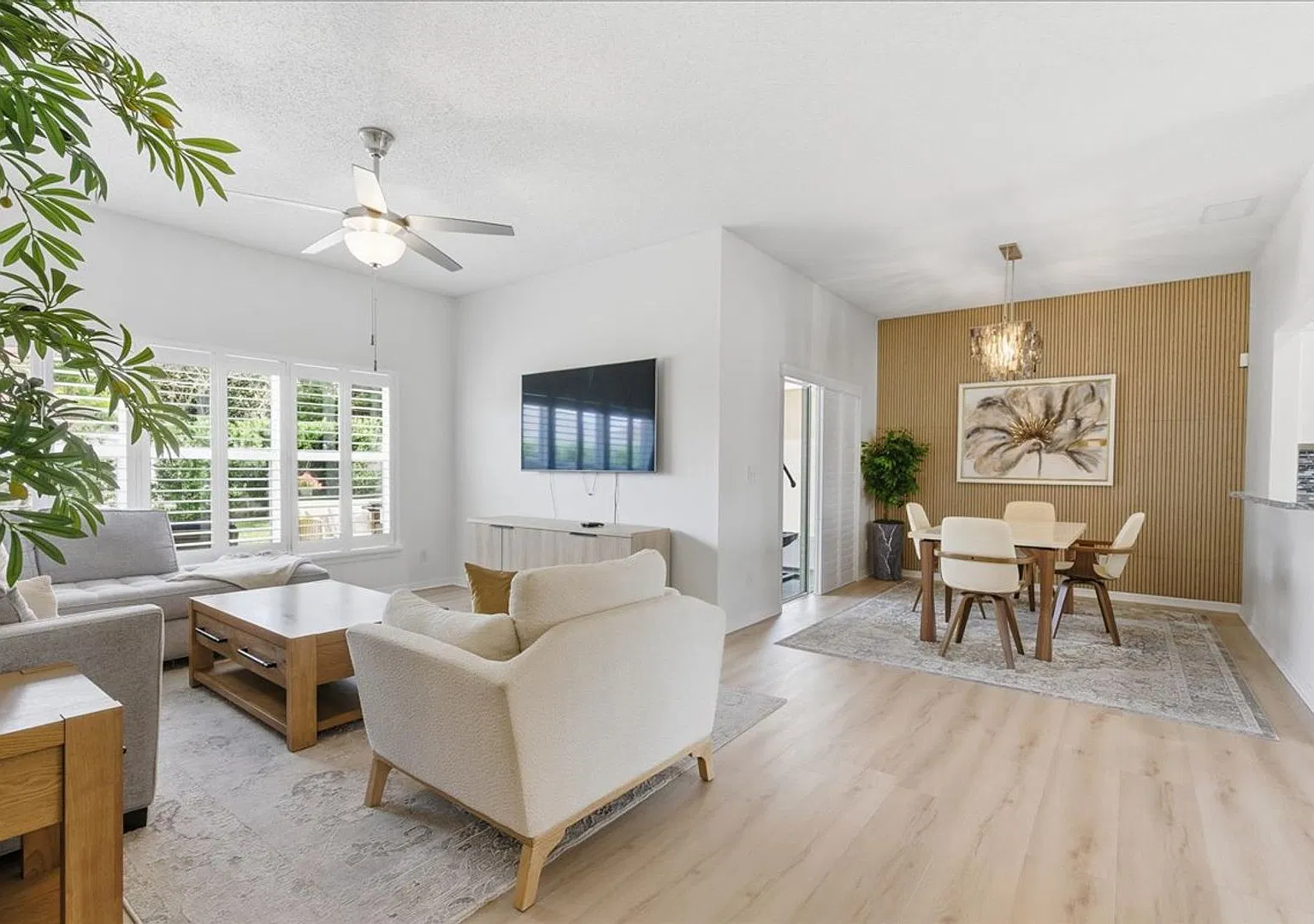 3 BR / 2 BA Home In Aloma Woods — Photo 2