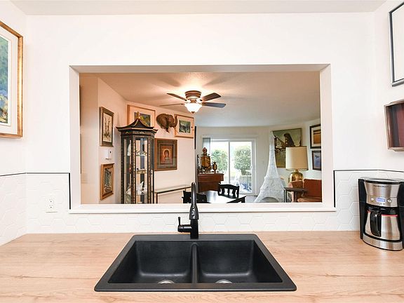 4th image of 146 Back Rd #101