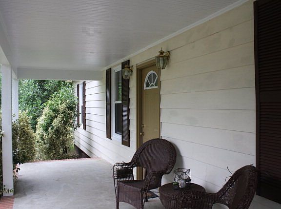 4th image of 128 Dixie Ln