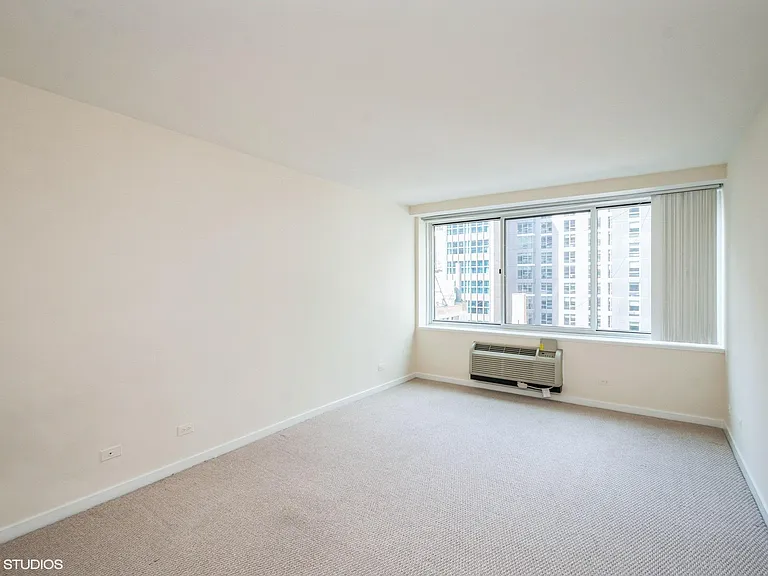 211 E Ohio St #1221 — Photo 5