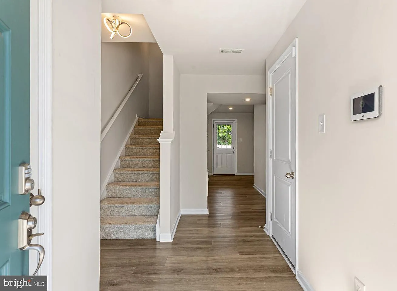 3 bed, 2.5 bath, 1600 sqft, $2,900 — Photo 4