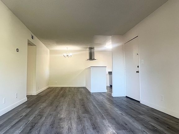 3rd image of 6456 Hazeltine Ave APT 4