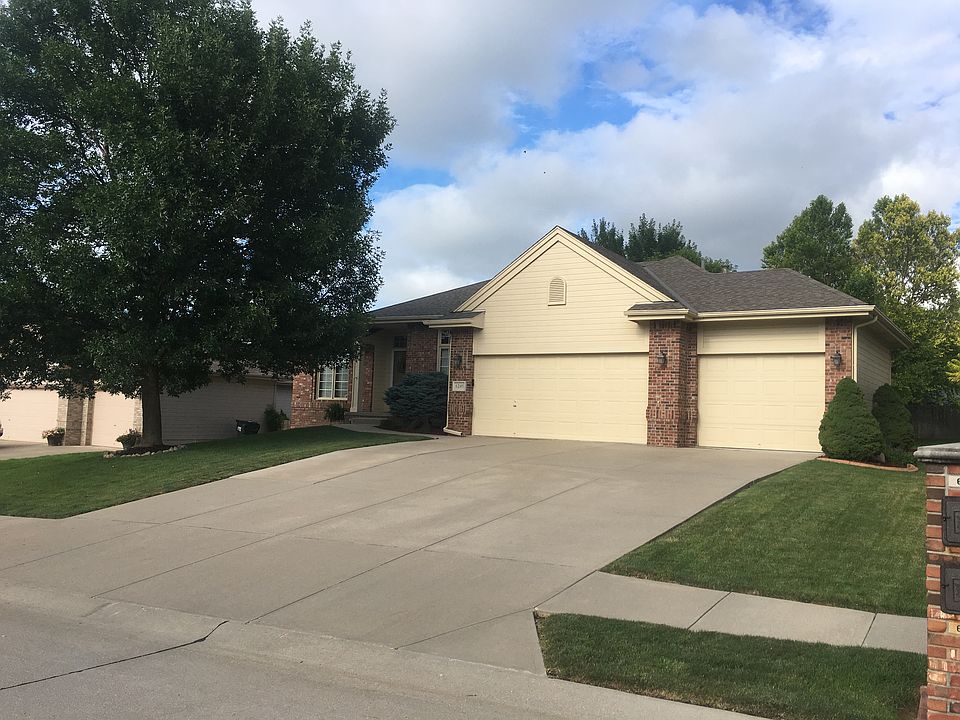 1st image of 6245 N 154th St