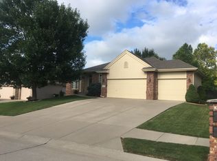 6245 N 154th St, Omaha, NE 68116